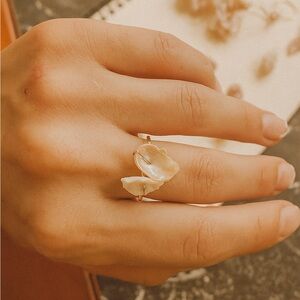 Delicate Pearl Petal Gold Ring - Cream Pearl Accent